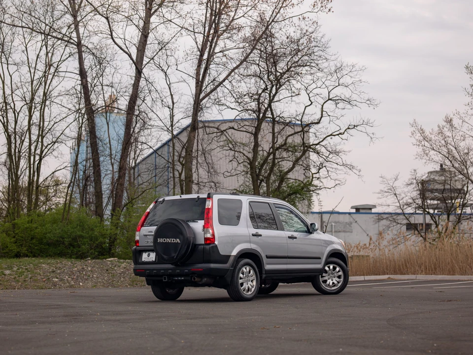 2005 Honda CR-V 2nd Gen - Image 19 of 31