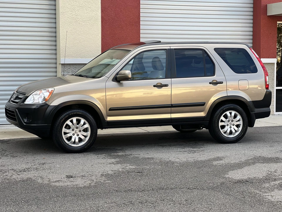 2005 Honda CR-V 2nd Gen - Image 7 of 31