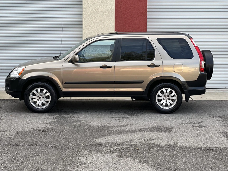 2005 Honda CR-V 2nd Gen - Image 8 of 31