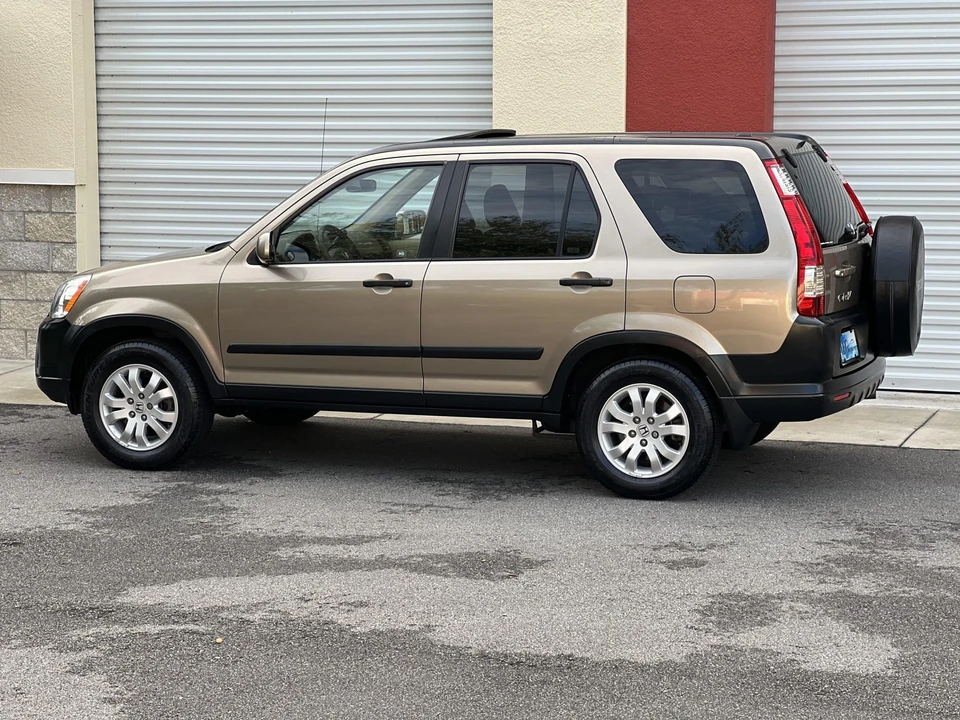 2005 Honda CR-V 2nd Gen - Image 9 of 31