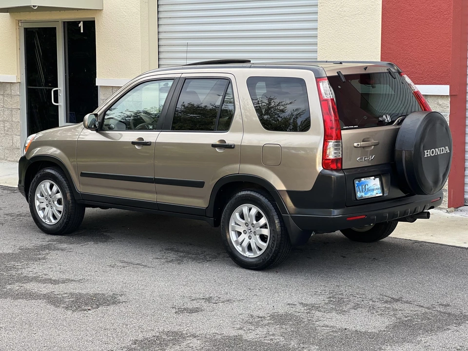 2005 Honda CR-V 2nd Gen - Image 11 of 31
