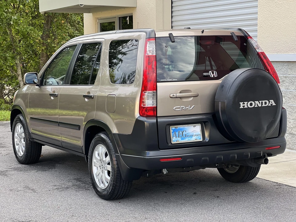2005 Honda CR-V 2nd Gen - Image 12 of 31