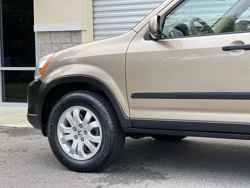 2005 Honda CR-V 2nd Gen - Image 25 of 31