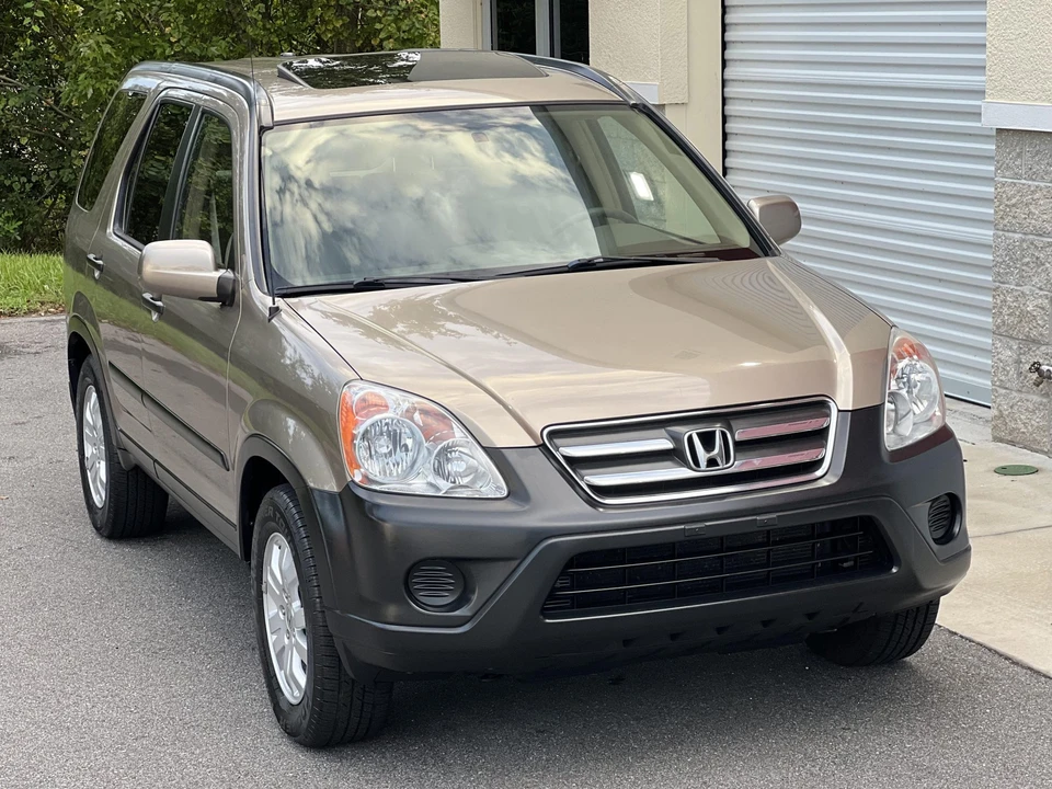2005 Honda CR-V 2nd Gen - Image 21 of 31