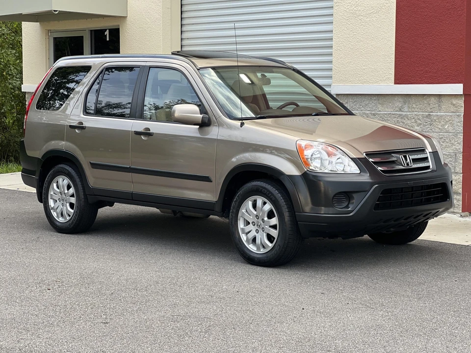 2005 Honda CR-V 2nd Gen - Image 19 of 31