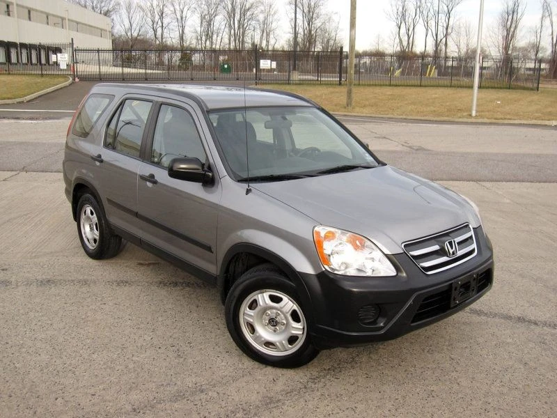 2005 Honda CR-V 2nd Gen - Image 2 of 12