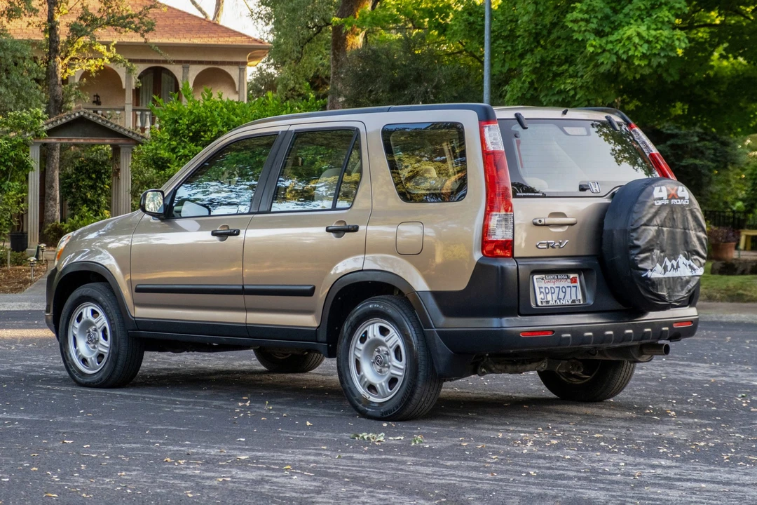 2005 Honda CR-V 2nd Gen - Image 7 of 31