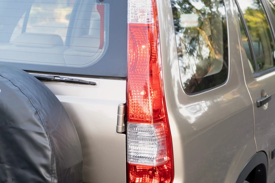 2005 Honda CR-V 2nd Gen - Image 11 of 31