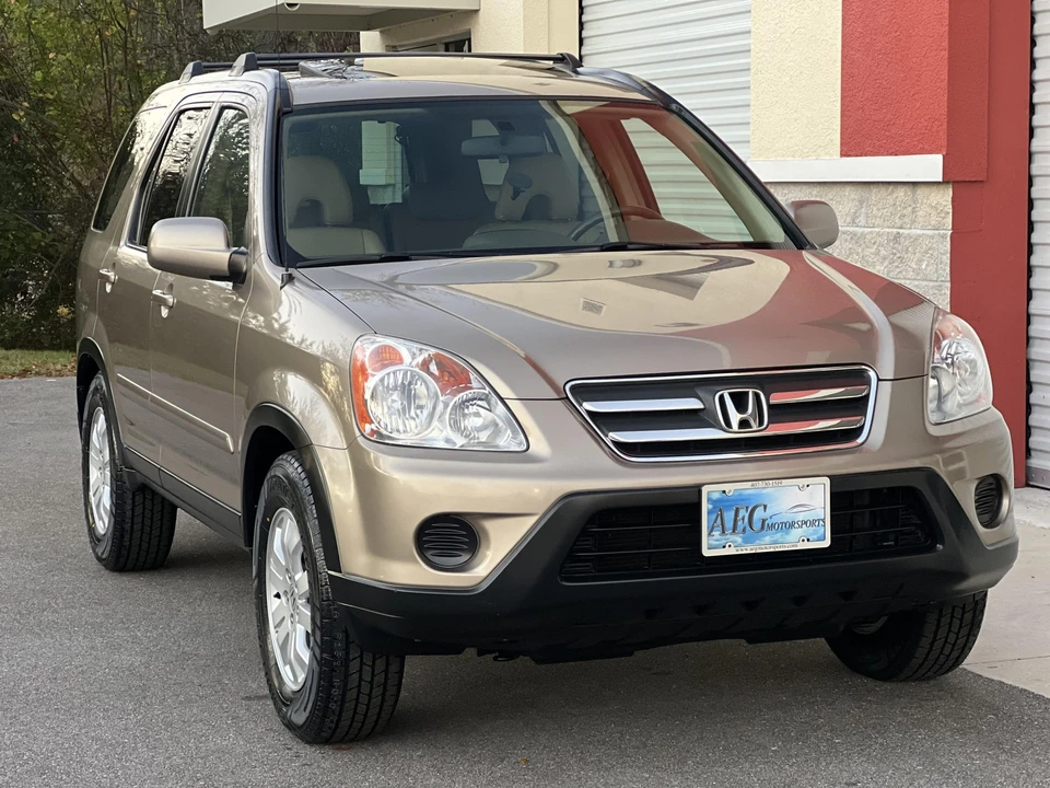 2005 Honda CR-V 2nd Gen - Image 4 of 31