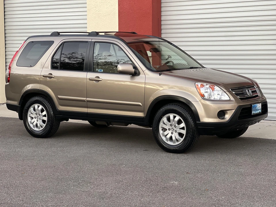 2005 Honda CR-V 2nd Gen - Image 8 of 31