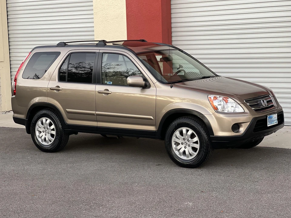 2005 Honda CR-V 2nd Gen - Image 9 of 31