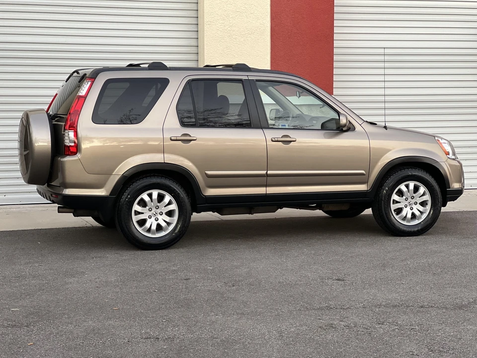 2005 Honda CR-V 2nd Gen - Image 12 of 31