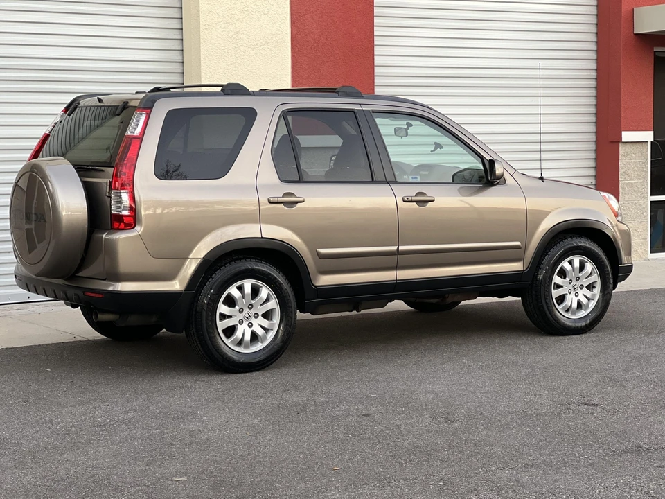 2005 Honda CR-V 2nd Gen - Image 14 of 31