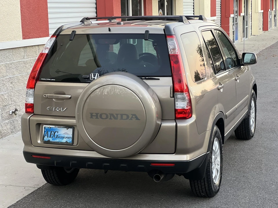 2005 Honda CR-V 2nd Gen - Image 21 of 31
