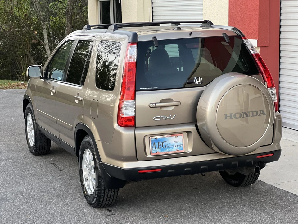 2005 Honda CR-V 2nd Gen - Image 25 of 31