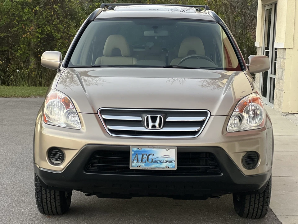 2005 Honda CR-V 2nd Gen - Image 2 of 31