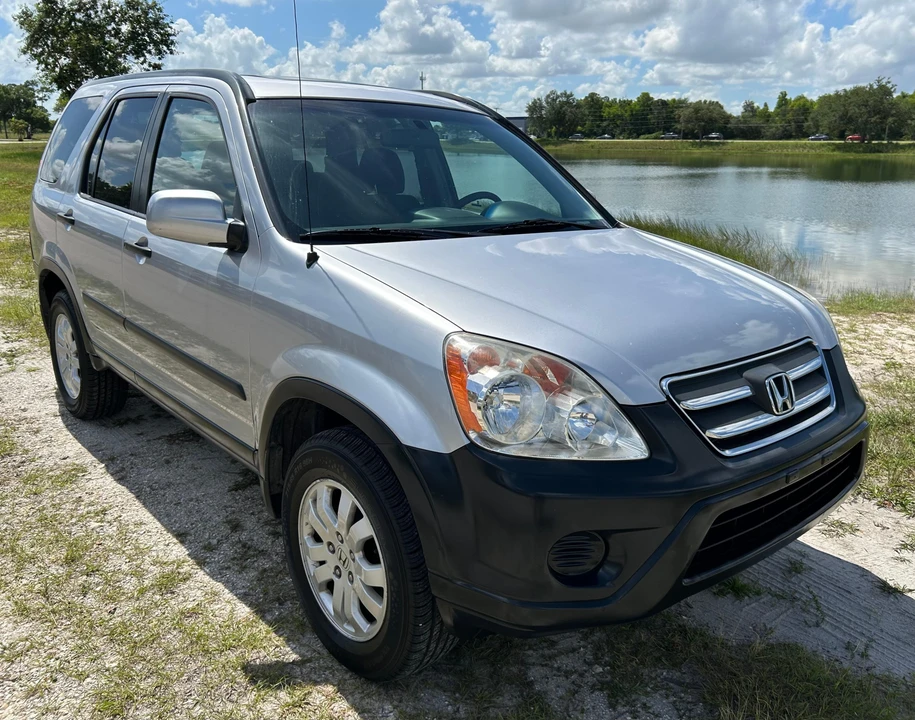2005 Honda CR-V 2nd Gen - Image 13 of 31