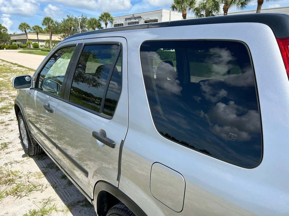 2005 Honda CR-V 2nd Gen - Image 15 of 31