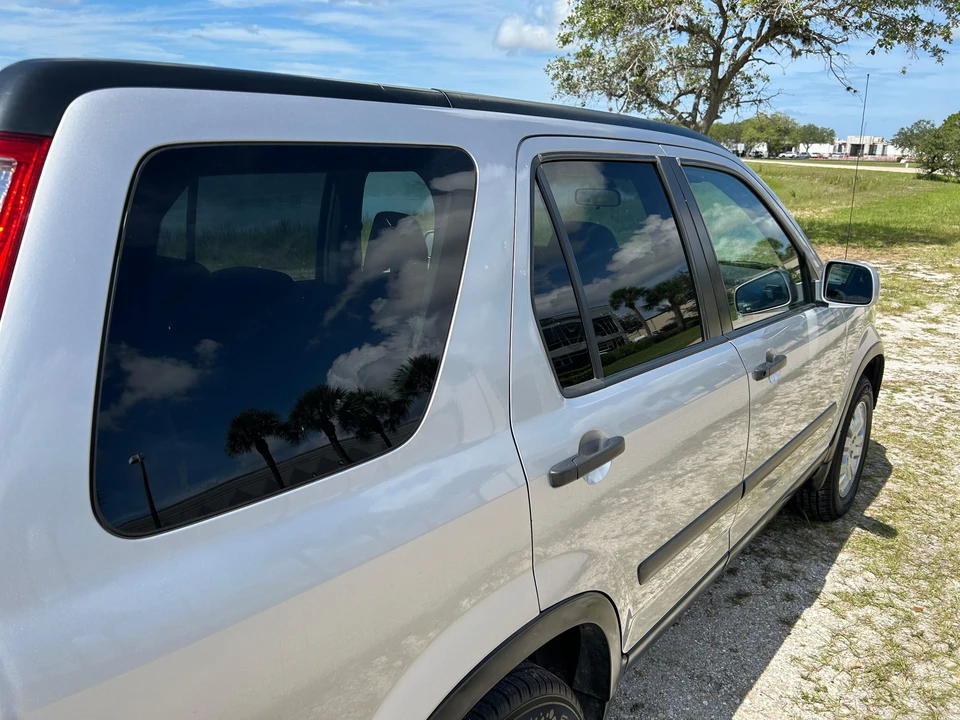 2005 Honda CR-V 2nd Gen - Image 17 of 31