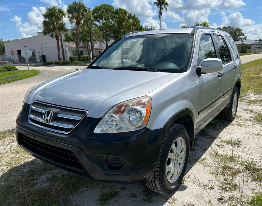 2005 Honda CR-V 2nd Gen - Image 6 of 31