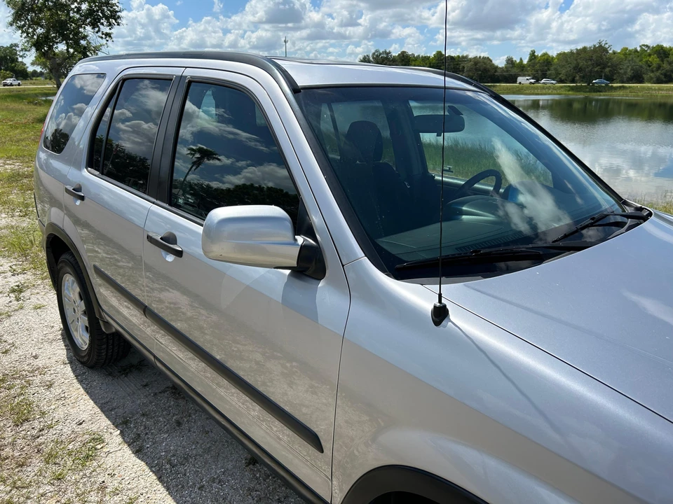 2005 Honda CR-V 2nd Gen - Image 18 of 31