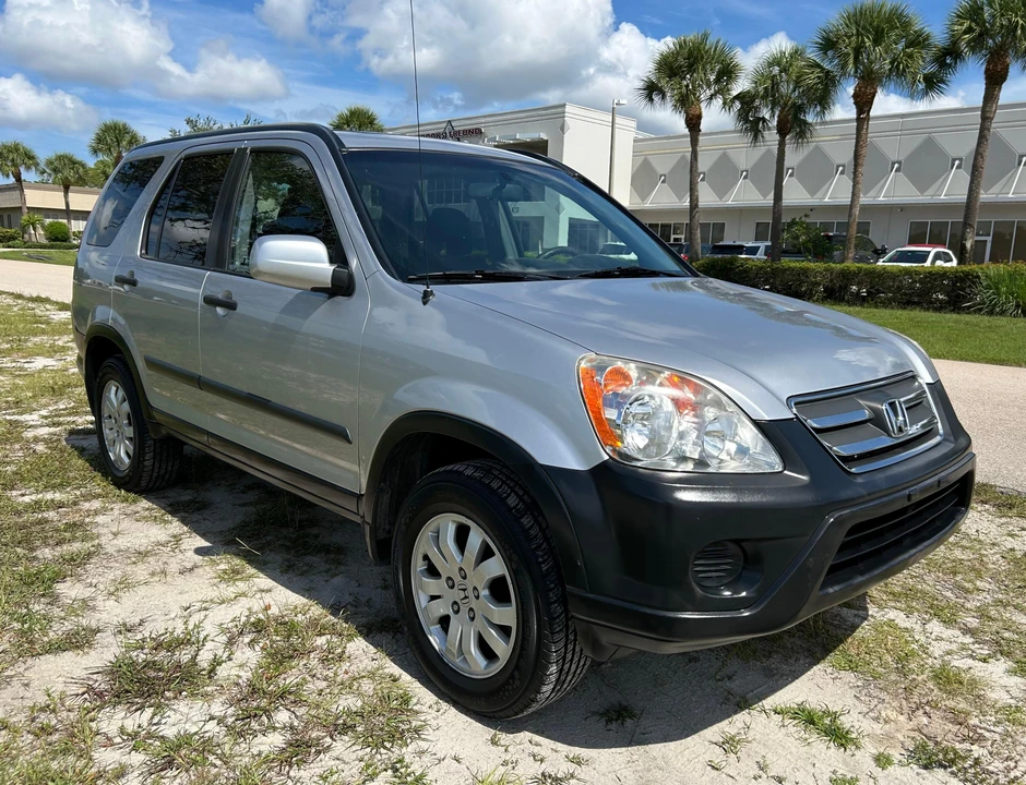 2005 Honda CR-V 2nd Gen - Image 12 of 31