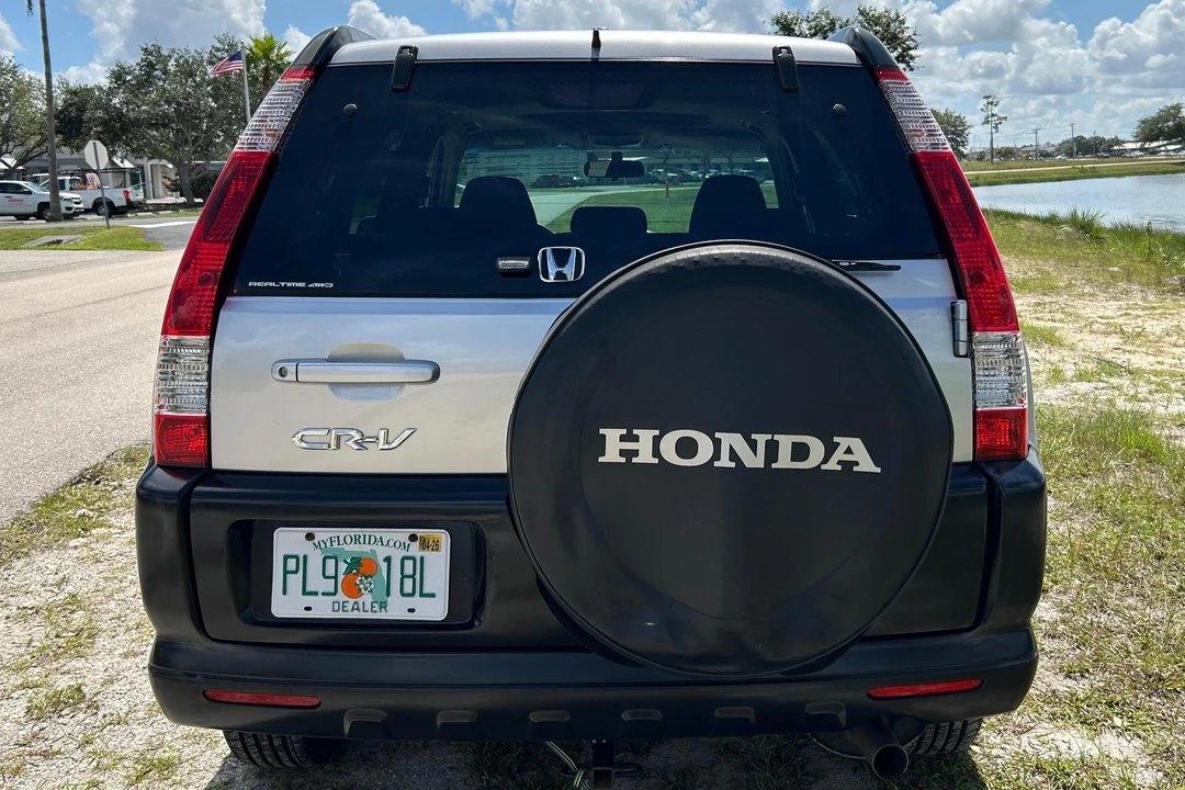 2005 Honda CR-V 2nd Gen - Image 5 of 31