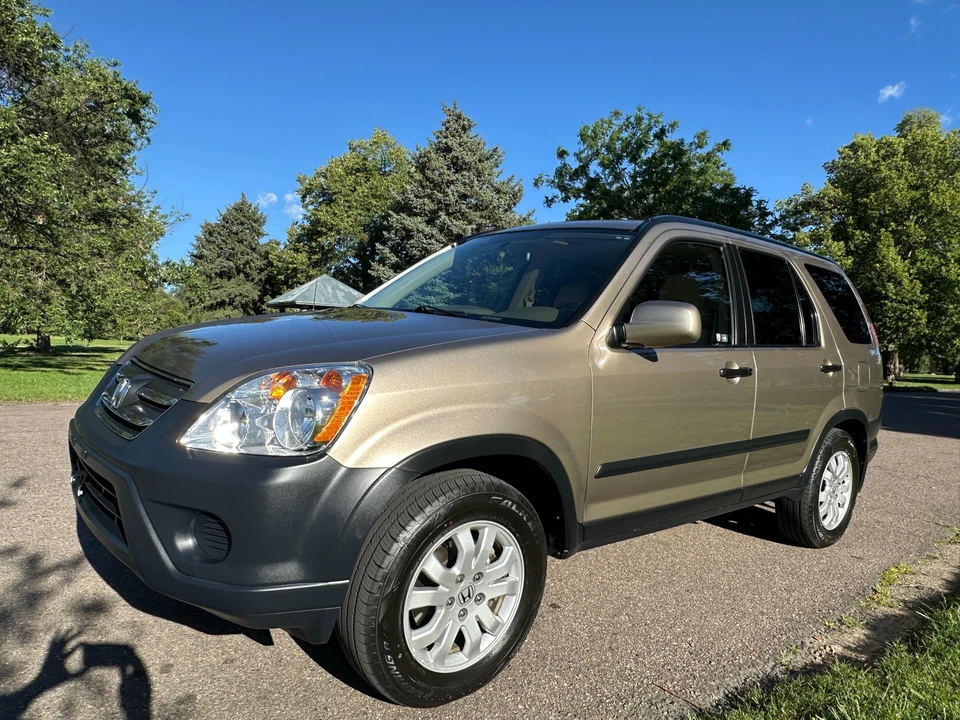 2005 Honda CR-V 2nd Gen - Image 7 of 31