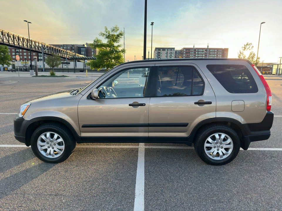 2005 Honda CR-V 2nd Gen - Image 8 of 31