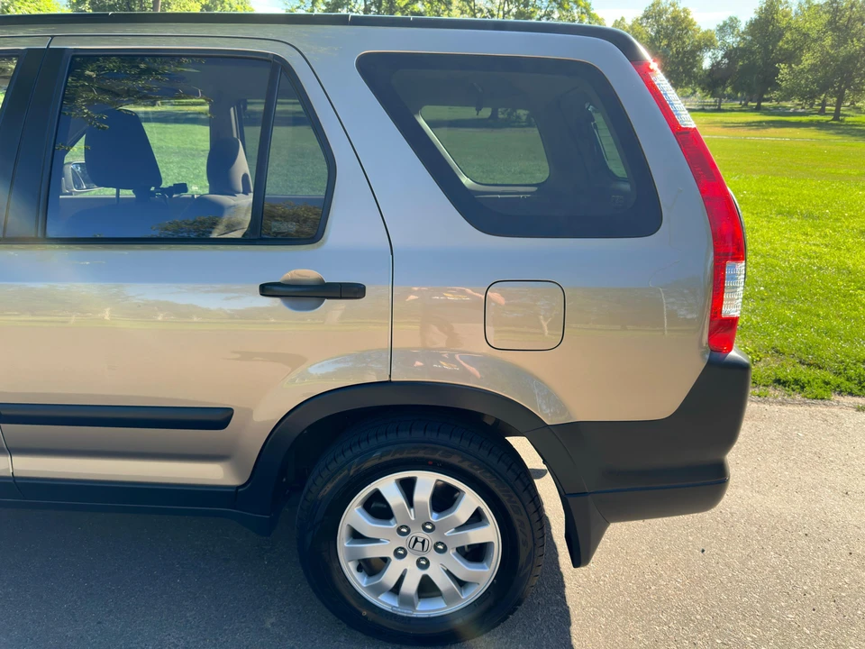 2005 Honda CR-V 2nd Gen - Image 21 of 31