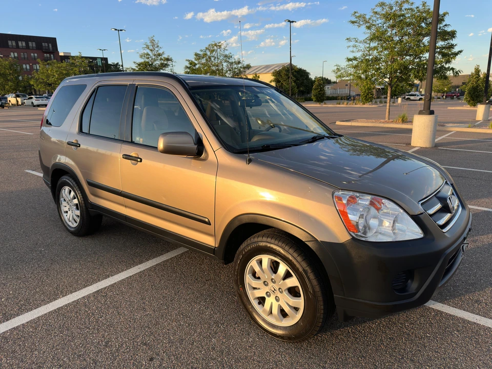 2005 Honda CR-V 2nd Gen - Image 13 of 31