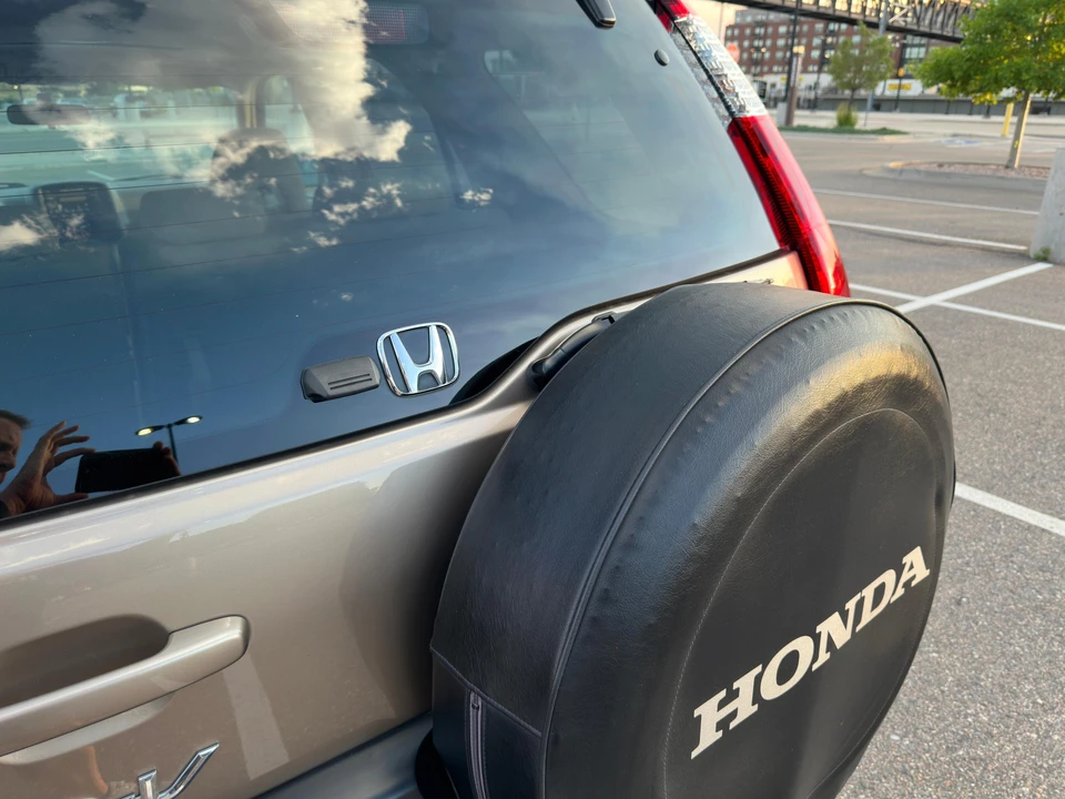 2005 Honda CR-V 2nd Gen - Image 25 of 31