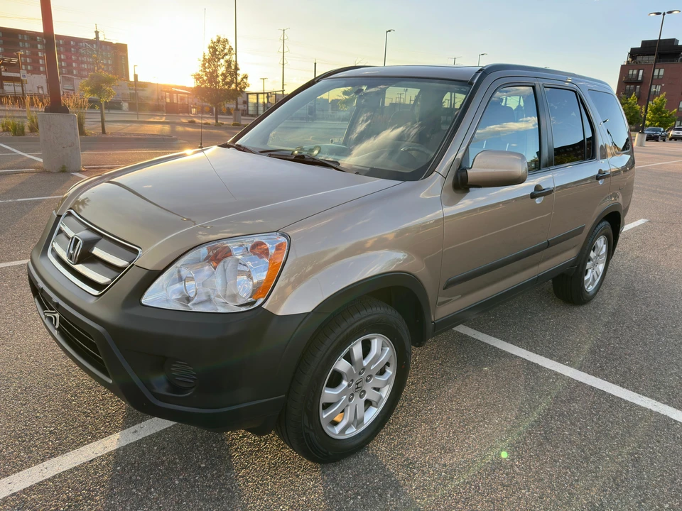 2005 Honda CR-V 2nd Gen - Image 6 of 31