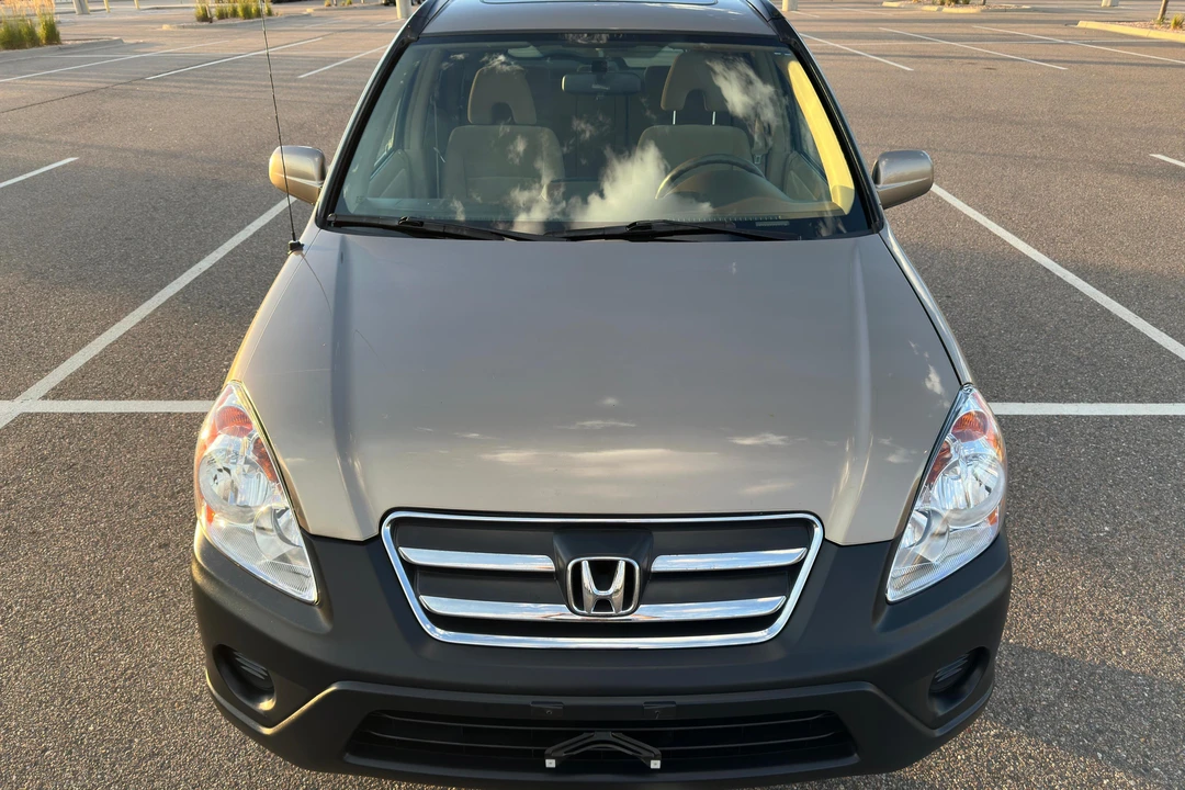 2005 Honda CR-V 2nd Gen - Image 2 of 31