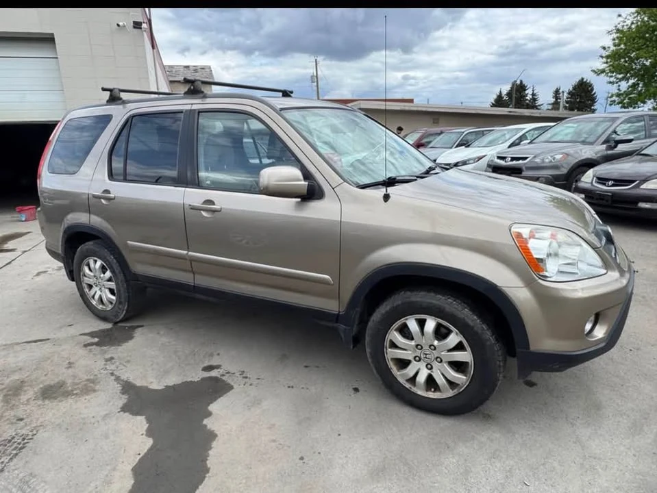 2005 Honda CR-V 2nd Gen - Image 2 of 20
