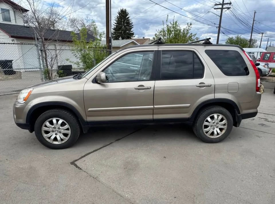 2005 Honda CR-V 2nd Gen - Image 11 of 20