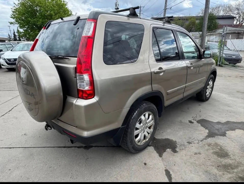 2005 Honda CR-V 2nd Gen - Image 4 of 20