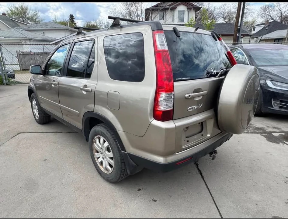2005 Honda CR-V 2nd Gen - Image 9 of 20