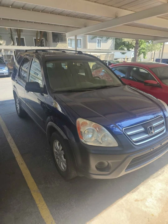 2005 Honda CR-V 2nd Gen - Image 2 of 8
