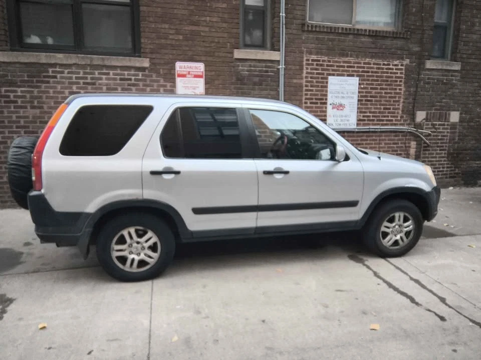 2005 Honda CR-V 2nd Gen - Image 3 of 9