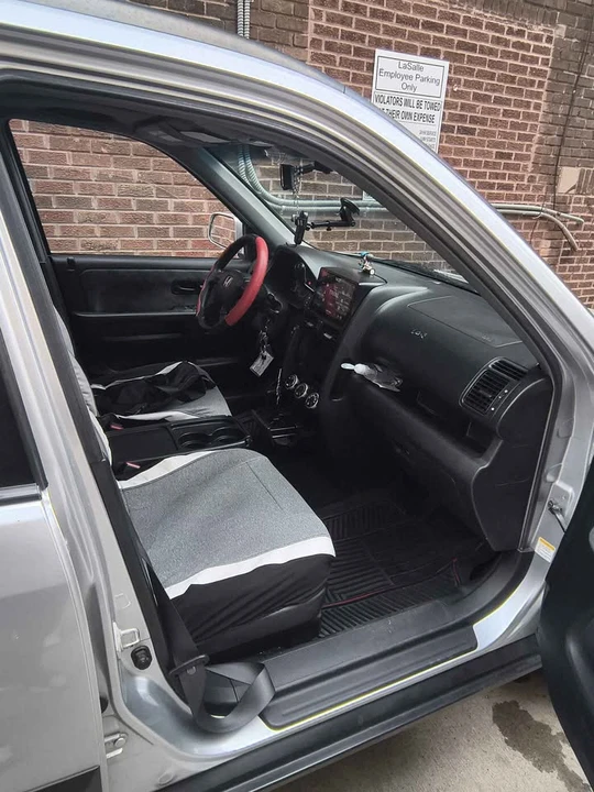 2005 Honda CR-V 2nd Gen - Image 7 of 9