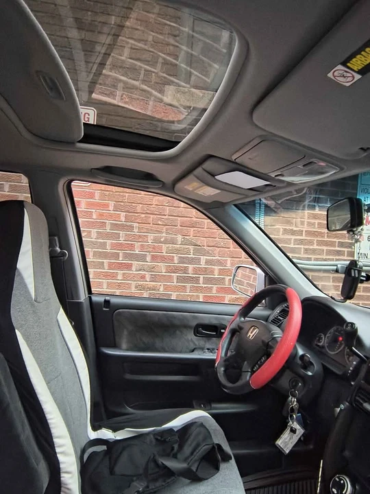 2005 Honda CR-V 2nd Gen - Image 6 of 9