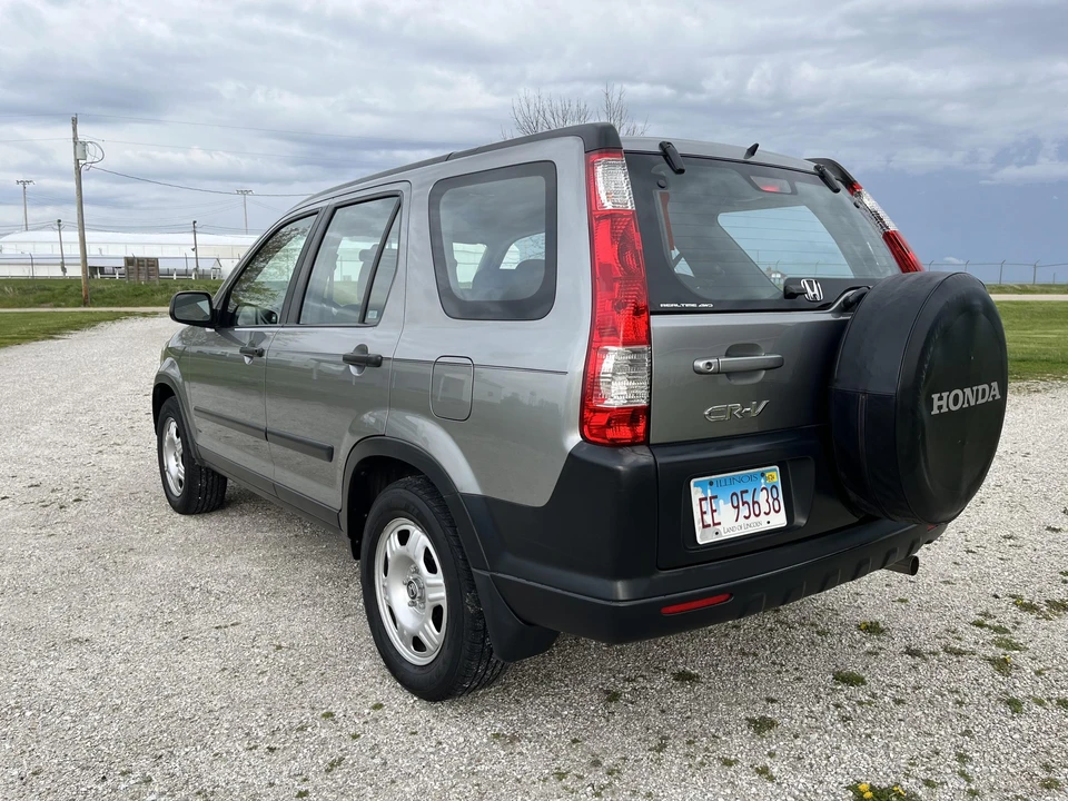 2005 Honda CR-V 2nd Gen - Image 15 of 31