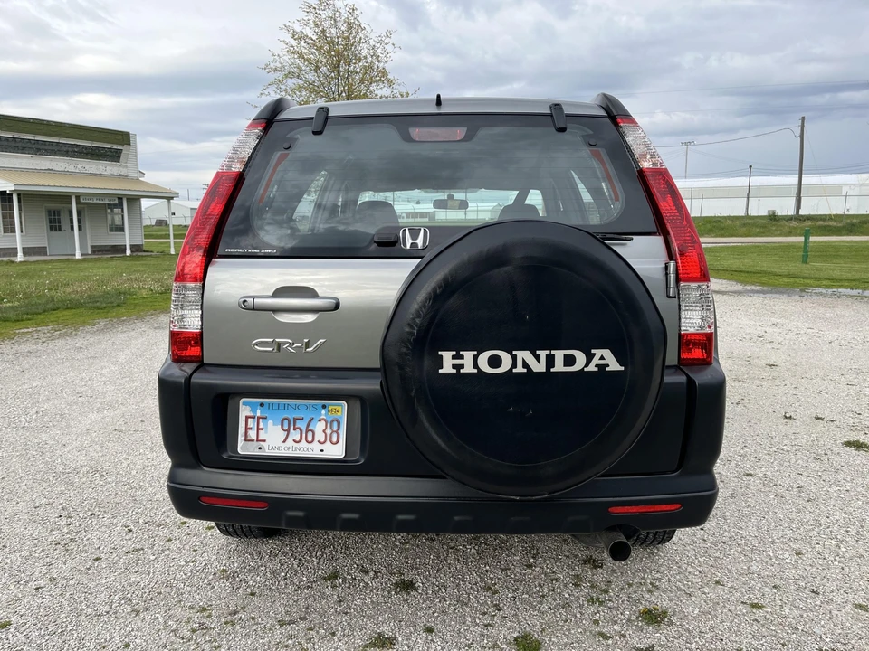 2005 Honda CR-V 2nd Gen - Image 14 of 31