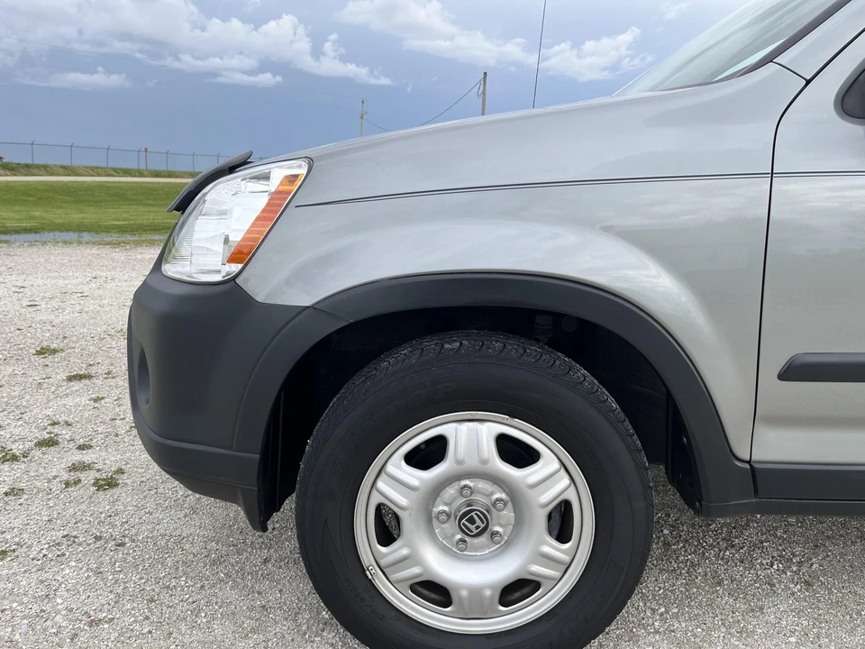 2005 Honda CR-V 2nd Gen - Image 21 of 31