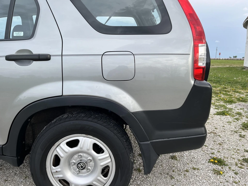 2005 Honda CR-V 2nd Gen - Image 24 of 31