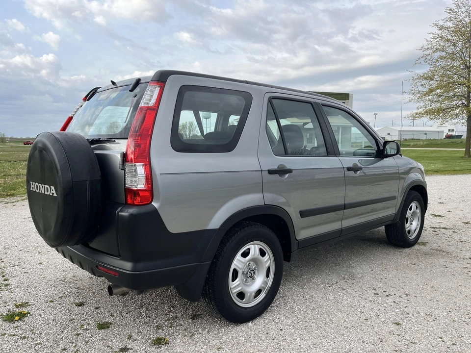 2005 Honda CR-V 2nd Gen - Image 12 of 31