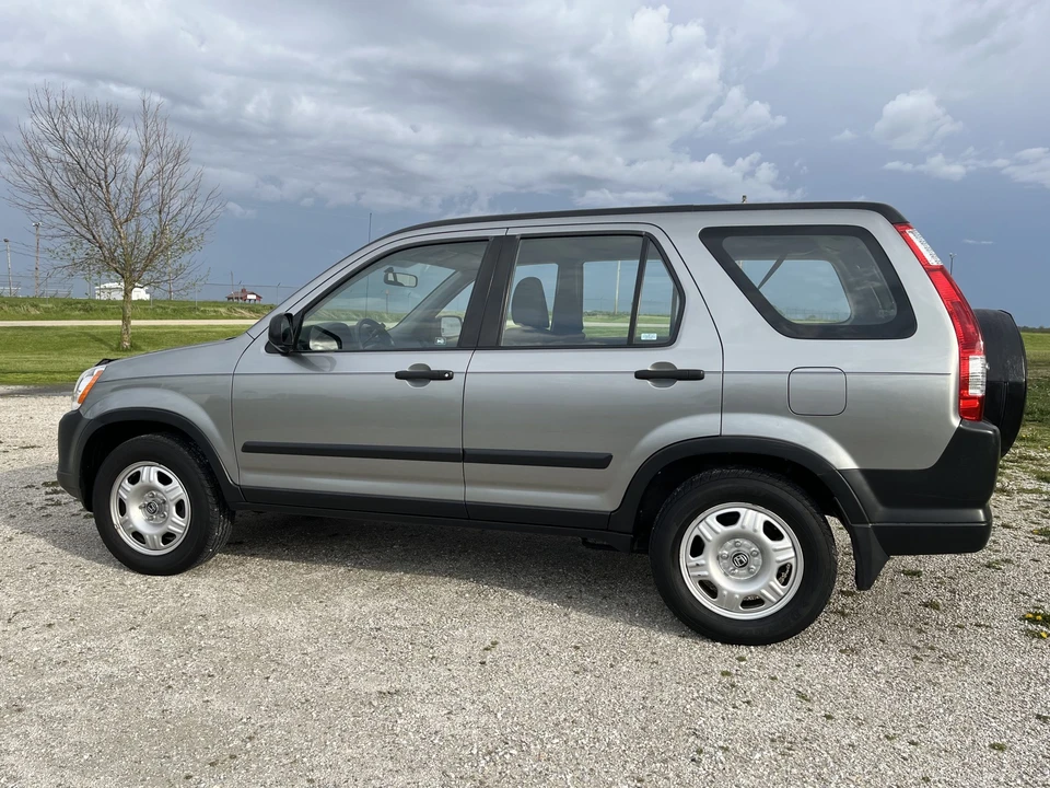 2005 Honda CR-V 2nd Gen - Image 18 of 31