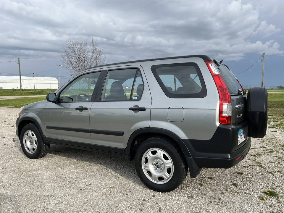 2005 Honda CR-V 2nd Gen - Image 17 of 31