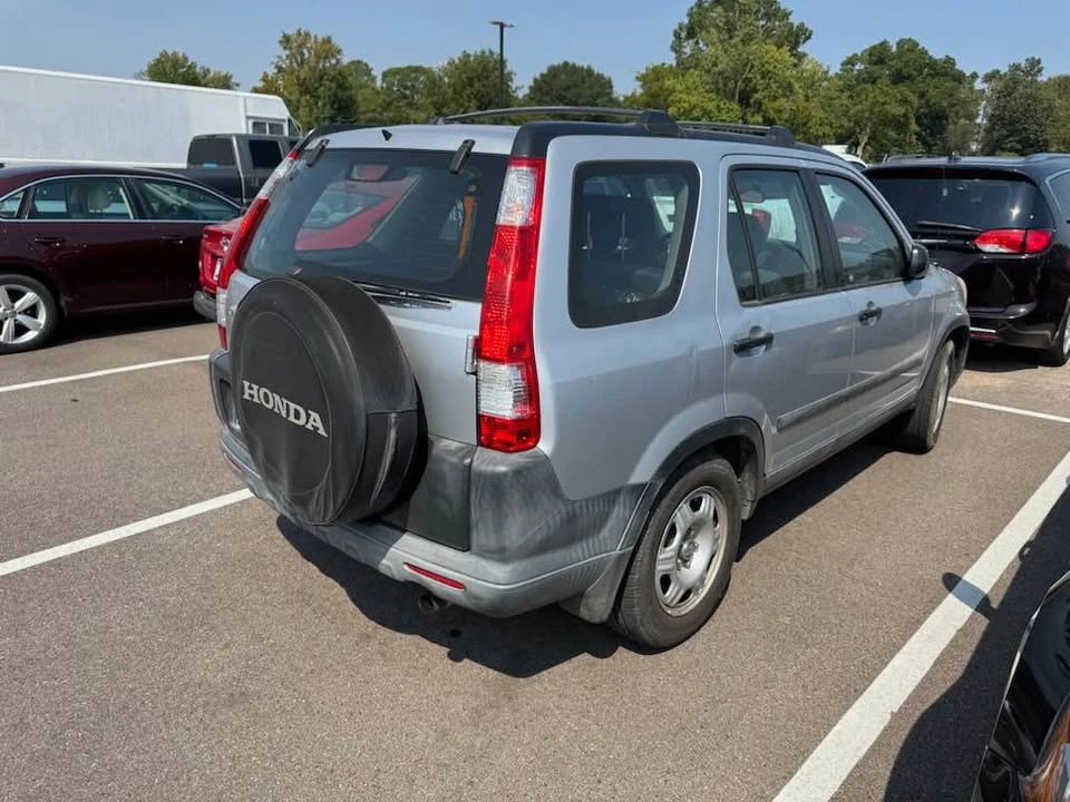 2005 Honda CR-V 2nd Gen - Image 2 of 3
